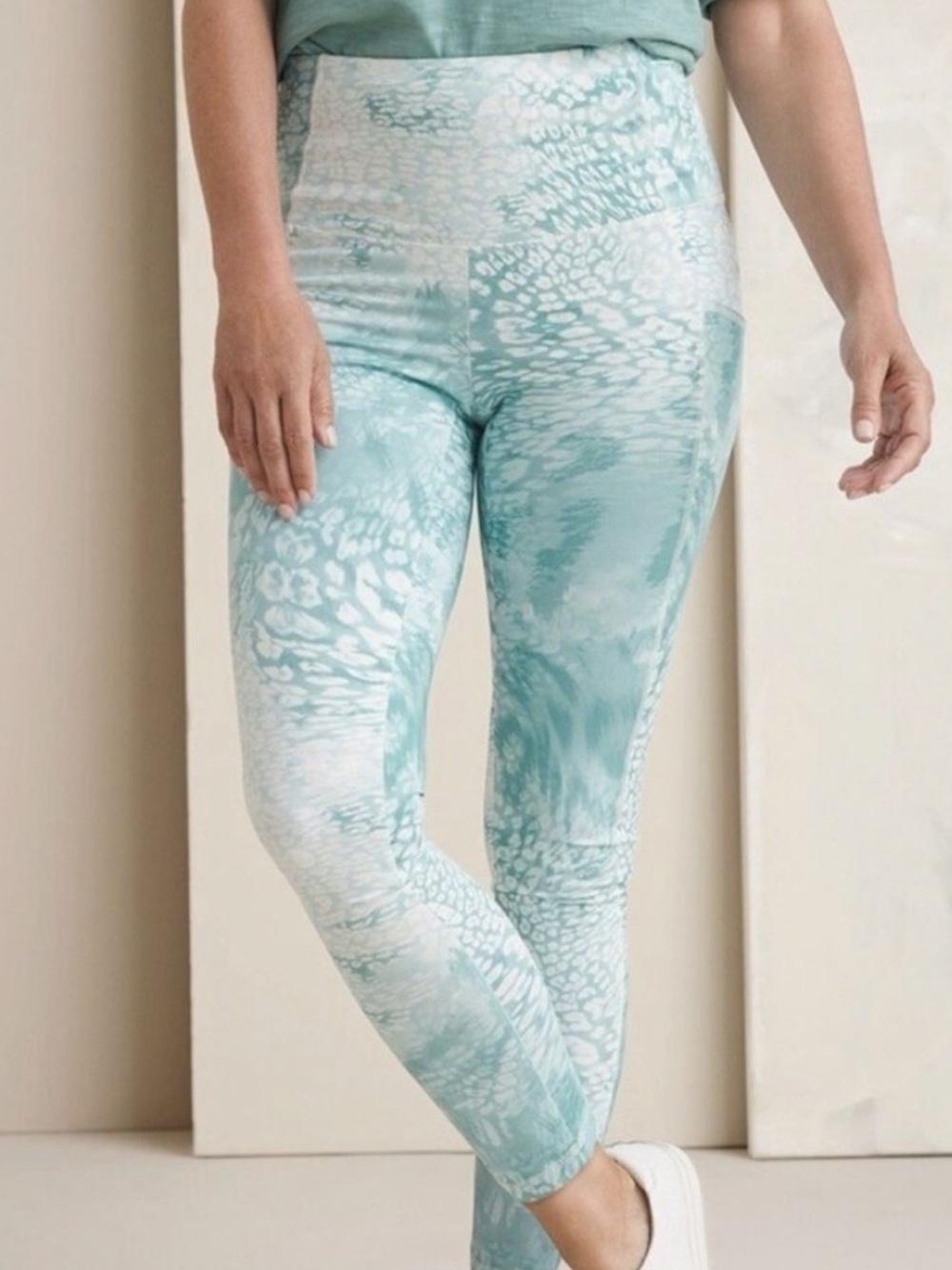 Chico’s Zenergy So Slimming Expressive Animal Print Teal